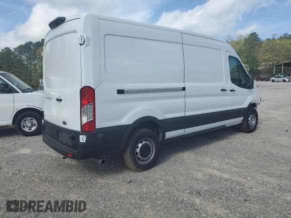 ✅ 2024 Ford Transit Cargo • VIN: 1FTBR1C87RKB33457 • Lot: 49390855. Listed on Copart with 5,893 mi. Free auction sales archive from the USA and detailed vehicle history report at DreamBid. Image 3.