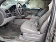 ✅ 2008 Chevrolet Suburban LTZ • VIN: 3GNFC16068G196071 • Лот: 90414695. Опубликован ранее на Copart с пробегом 168 373 миль. Бесплатный доступ к архиву аукционных продаж из США и подробный отчёт об истории автомобиля на DreamBid. Изображение 7.