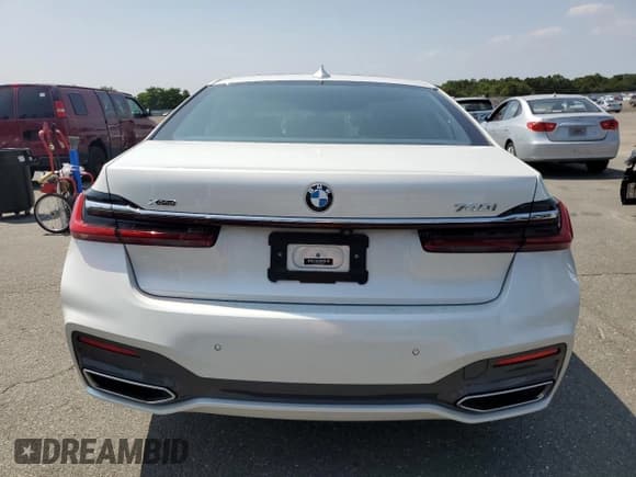 ✅ 2020 BMW 7 Series 740i xDrive • VIN: WBA7T4C00LCD35576 • Лот: 68271555. Опубликован ранее на Copart с пробегом 34 886 миль. Бесплатный доступ к архиву аукционных продаж из США и подробный отчёт об истории автомобиля на DreamBid. Изображение 6.