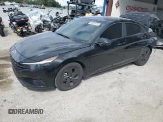 ✅ 2022 Hyundai Elantra Blue • VIN: KMHLM4AJ4NU019811 • Lot: 85326415. Listed on Copart with 17,632 mi. Free auction sales archive from the USA and detailed vehicle history report at DreamBid. Image 1.