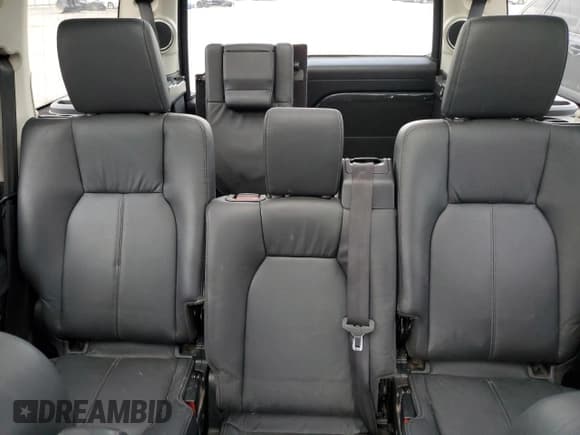 ✅ 2014 Land Rover LR4 Lux • VIN: SALAK2V62EA682283 • Lot: 84572535. Wystawiony na Copart z przebiegiem 134 241 mil. Bezpłatny archiwum sprzedaży aukcyjnych z USA i szczegółowy raport historii pojazdu na DreamBid. Zdjęcie 10.