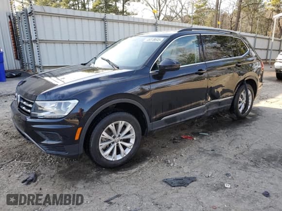 ✅ 2018 Volkswagen Tiguan SEL • VIN: 3VV3B7AX2JM137890 • Лот: 48318645. Опубликован ранее на Copart с пробегом 112 602 миль. Бесплатный доступ к архиву аукционных продаж из США и подробный отчёт об истории автомобиля на DreamBid. Изображение 1.