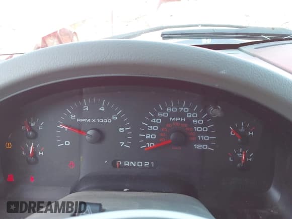 ✅ 2008 Ford F-150 XL • VIN: 1FTVX14528KD72565 • Lot: 43457062. Wystawiony na IAAI z przebiegiem 165 580 mil. Bezpłatny archiwum sprzedaży aukcyjnych z USA i szczegółowy raport historii pojazdu na DreamBid. Zdjęcie 7.