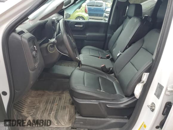 ✅ 2019 Chevrolet Silverado 1500 Work Truck • VIN: 1GCRWAEHXKZ317664 • Lot: 79493014. Wystawiony na Copart z przebiegiem 108 627 mil. Bezpłatny archiwum sprzedaży aukcyjnych z USA i szczegółowy raport historii pojazdu na DreamBid. Zdjęcie 7.