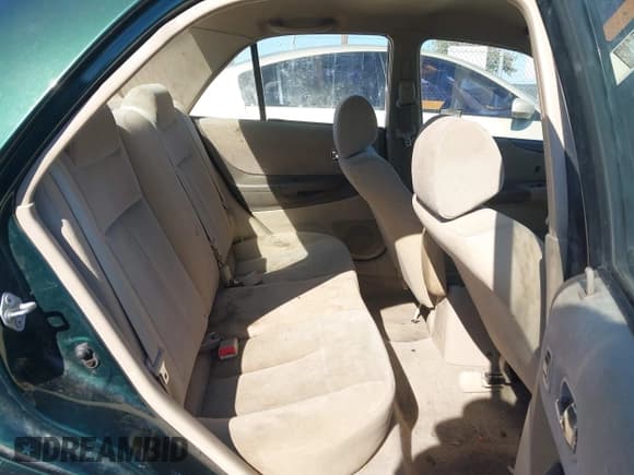 ✅ 2002 Mazda Protege DX • VIN: JM1BJ225021620967 • Lot: 43484388. Wystawiony na IAAI z przebiegiem 200 574 mil. Bezpłatny archiwum sprzedaży aukcyjnych z USA i szczegółowy raport historii pojazdu na DreamBid. Zdjęcie 8.