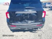 ✅ 2022 Ford Explorer XLT • VIN: 1FMSK8DH1NGA61725 • Lot: 41963544. Wystawiony na IAAI z przebiegiem 12 213 mil. Bezpłatny archiwum sprzedaży aukcyjnych z USA i szczegółowy raport historii pojazdu na DreamBid. Zdjęcie 18.