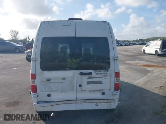 ✅ 2011 Ford Transit Connect XLT • VIN: NM0LS6BN5BT051348 • Lot: 41885202. Listed on IAAI with 262,342 mi. Free auction sales archive from the USA and detailed vehicle history report at DreamBid. Image 6.