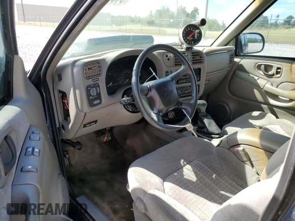 ✅ 2002 Chevrolet Blazer LS • VIN: 1GNCS18W92K117340 • Lot: 84865105. Wystawiony na Copart z przebiegiem Nie podano. Bezpłatny archiwum sprzedaży aukcyjnych z USA i szczegółowy raport historii pojazdu na DreamBid. Zdjęcie 8.