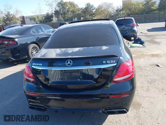 ✅ 2020 Mercedes-Benz E 63 S AMG • VIN: WDDZF8KB0LA750201 • Лот: 41266357. Опубликован ранее на IAAI с пробегом 55 876 миль. Бесплатный доступ к архиву аукционных продаж из США и подробный отчёт об истории автомобиля на DreamBid. Изображение 16.