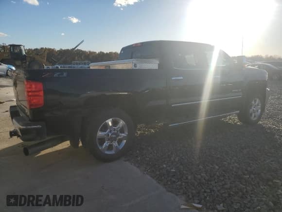 ✅ 2019 Chevrolet Silverado 2500HD LTZ • VIN: 1GC1KTEY3KF207450 • Лот: 91713135. Опубликован ранее на Copart с пробегом 60 993 миль. Бесплатный доступ к архиву аукционных продаж из США и подробный отчёт об истории автомобиля на DreamBid. Изображение 3.
