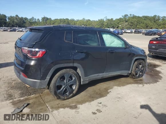 ✅ 2021 Jeep Compass Altitude • VIN: 3C4NJCBB8MT510351 • Lot: 89718235. Wystawiony na Copart z przebiegiem Nie podano. Bezpłatny archiwum sprzedaży aukcyjnych z USA i szczegółowy raport historii pojazdu na DreamBid. Zdjęcie 3.