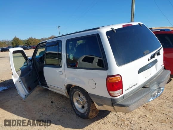 ✅ 2000 Ford Explorer XLT • VIN: 1FMZU73E8YZB69973 • Lot: 38763334. Listed on IAAI with 188,163 mi. Free auction sales archive from the USA and detailed vehicle history report at DreamBid. Image 3.