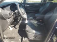 ✅ 2019 Hyundai Santa Fe Limited • VIN: 5NMS5CAA0KH067090 • Lot: 81032545. Wystawiony na Copart z przebiegiem 106 805 mil. Bezpłatny archiwum sprzedaży aukcyjnych z USA i szczegółowy raport historii pojazdu na DreamBid. Zdjęcie 7.