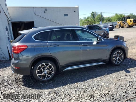 ✅ 2022 BMW X1 xDrive28i • VIN: WBXJG9C07N5V37512 • Lot: 57449645. Listed on Copart with 19,853 mi. Free auction sales archive from the USA and detailed vehicle history report at DreamBid. Image 3.