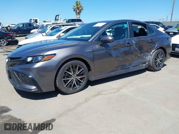 2021 Toyota Camry Hybrid SE z VIN 4T1G31AK6MU551359, wystawiony jako IAAI lot #42995923 z przebiegiem 54 373 mil mil oraz . Historia ofert i sprzedaży dostępna na DreamBid. Obrazek 19.