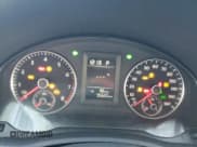 ✅ 2010 Volkswagen Jetta Limited Edition • VIN: 3VWAZ7AJ8AM099270 • Lot: 82546295. Wystawiony na Copart z przebiegiem 95 622 mil. Bezpłatny archiwum sprzedaży aukcyjnych z USA i szczegółowy raport historii pojazdu na DreamBid. Zdjęcie 9.