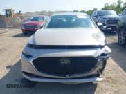 ✅ 2024 Mazda 3 S Preferred • VIN: 3MZBPACM0RM402567 • Лот: 43137383. Опубликован ранее на IAAI с пробегом 22 250 миль. Бесплатный доступ к архиву аукционных продаж из США и подробный отчёт об истории автомобиля на DreamBid. Изображение 13.