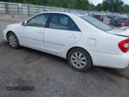✅ 2004 Toyota Camry LE • VIN: 4T1BE30KX4U308459 • Lot: 43001779. Wystawiony na IAAI z przebiegiem 237 783 mil. Bezpłatny archiwum sprzedaży aukcyjnych z USA i szczegółowy raport historii pojazdu na DreamBid. Zdjęcie 3.