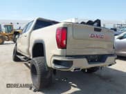 ✅ 2022 GMC Sierra 1500 AT4 • VIN: 3GTUUEET5NG557740 • Lot: 43089376. Wystawiony na IAAI z przebiegiem Nie podano. Bezpłatny archiwum sprzedaży aukcyjnych z USA i szczegółowy raport historii pojazdu na DreamBid. Zdjęcie 3.
