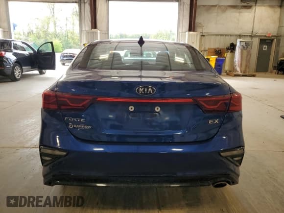 ✅ 2021 Kia Forte EX • VIN: 3KPF54AD1ME411022 • Lot: 81472675. Wystawiony na Copart z przebiegiem 19 106 mil. Bezpłatny archiwum sprzedaży aukcyjnych z USA i szczegółowy raport historii pojazdu na DreamBid. Zdjęcie 6.