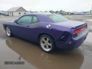 ✅ 2013 Dodge Challenger R/T Classic • VIN: 2C3CDYBT0DH671598 • Lot: 42304053. Wystawiony na IAAI z przebiegiem 89 850 mil. Bezpłatny archiwum sprzedaży aukcyjnych z USA i szczegółowy raport historii pojazdu na DreamBid. Zdjęcie 3.