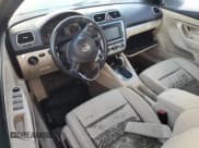 ✅ 2013 Volkswagen Eos Komfort • VIN: WVWBW8AH5DV005715 • Lot: 75036604. Wystawiony na Copart z przebiegiem Nie podano. Bezpłatny archiwum sprzedaży aukcyjnych z USA i szczegółowy raport historii pojazdu na DreamBid. Zdjęcie 8.