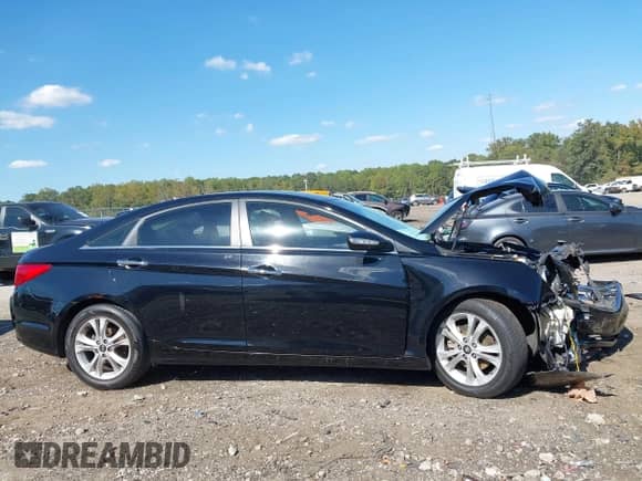 2011 Hyundai Sonata Limited z VIN 5NPEC4AC9BH021612, wystawiony jako IAAI lot #43443541 z przebiegiem 243 919 mil mil oraz . Historia ofert i sprzedaży dostępna na DreamBid. Obrazek 12.