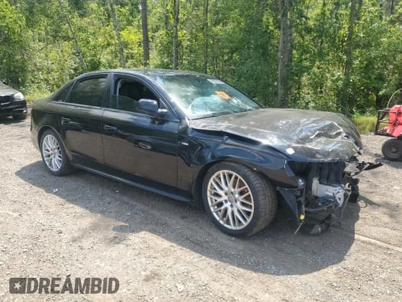 ✅ 2015 Audi A4 Komfort • VIN: WAUBFCFL1FN024617 • Lot: 66335125. Wystawiony na Copart z przebiegiem Nie podano. Bezpłatny archiwum sprzedaży aukcyjnych z USA i szczegółowy raport historii pojazdu na DreamBid. Zdjęcie 4.