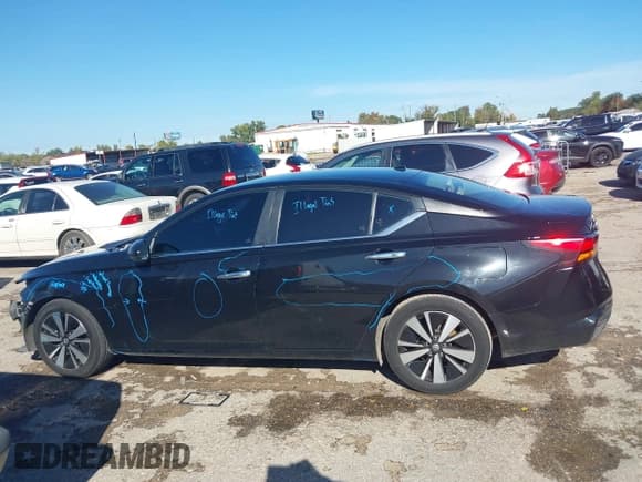 ✅ 2021 Nissan Altima SV • VIN: 1N4BL4DV3MN335457 • Lot: 43780190. Wystawiony na IAAI z przebiegiem 99 302 mil. Bezpłatny archiwum sprzedaży aukcyjnych z USA i szczegółowy raport historii pojazdu na DreamBid. Zdjęcie 14.