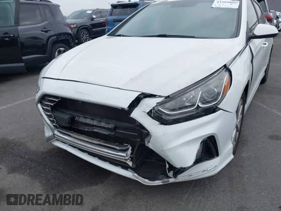 2018 Hyundai Sonata SE с VIN 5NPE24AF3JH704255, выставлен на аукционе IAAI как лот 43389069 с пробегом 105 614 миль миль и . История ставок и продаж доступна на DreamBid. Изображение 6.