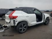 ✅ 2019 Volvo XC40 R-Design • VIN: YV4AC2HMXK2068129 • Lot: 43337635. Listed on Copart with 88,227 mi. Free auction sales archive from the USA and detailed vehicle history report at DreamBid. Image 3.
