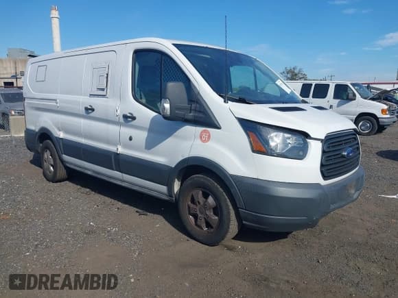 ✅ 2018 Ford Transit • VIN: 1FTYE1ZM2JKA33023 • Лот: 43375318. Опубликован ранее на IAAI с пробегом 197 922 миль. Бесплатный доступ к архиву аукционных продаж из США и подробный отчёт об истории автомобиля на DreamBid. Изображение 1.