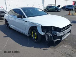 ✅ 2019 Audi RS 5 Sportback • VIN: WUABWCF55KA906494 • Lot: 43088141. Wystawiony na IAAI z przebiegiem 26 946 mil. Bezpłatny archiwum sprzedaży aukcyjnych z USA i szczegółowy raport historii pojazdu na DreamBid. Zdjęcie 1.