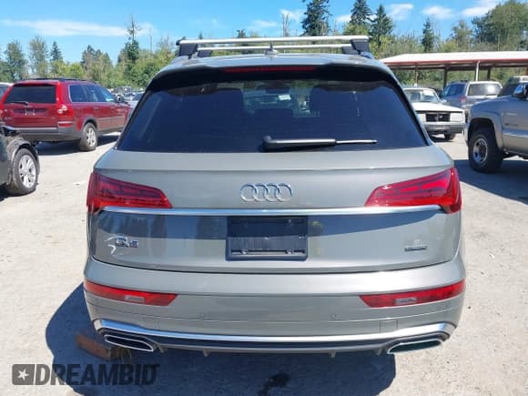 ✅ 2023 Audi Q5 S line Premium Plus • VIN: WA1EAAFY9P2123228 • Lot: 42953684. Wystawiony na IAAI z przebiegiem 37 208 mil. Bezpłatny archiwum sprzedaży aukcyjnych z USA i szczegółowy raport historii pojazdu na DreamBid. Zdjęcie 16.