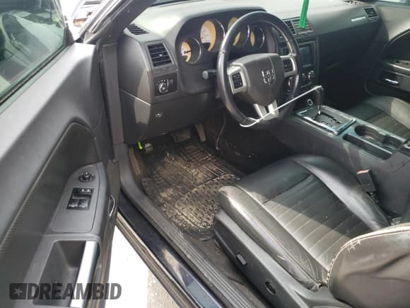 ✅ 2011 Dodge Challenger • VIN: 2B3CJ4DG3BH524106 • Lot: 73783924. Wystawiony na Copart z przebiegiem 166 185 mil. Bezpłatny archiwum sprzedaży aukcyjnych z USA i szczegółowy raport historii pojazdu na DreamBid. Zdjęcie 8.