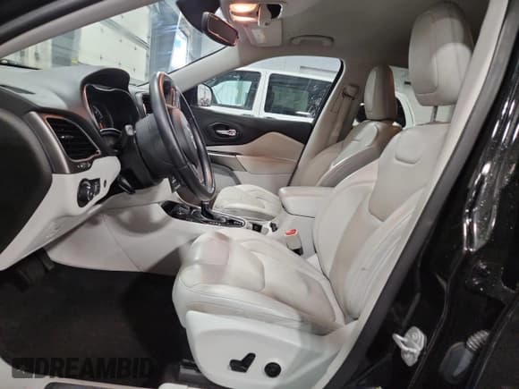 ✅ 2019 Jeep Cherokee Limited • VIN: 1C4PJMDX4KD283363 • Lot: 93258725. Listed on Copart with 82,375 mi. Free auction sales archive from the USA and detailed vehicle history report at DreamBid. Image 7.