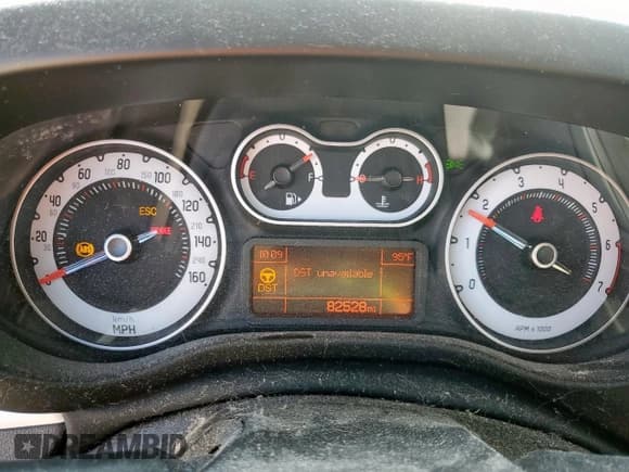 ✅ 2015 FIAT 500L Pop • VIN: ZFBCFAAH4FZ032690 • Lot: 80589665. Listed on Copart with 82,528 mi. Free auction sales archive from the USA and detailed vehicle history report at DreamBid. Image 9.