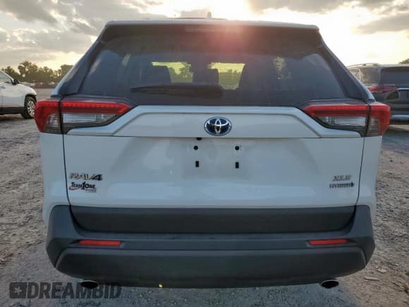 ✅ 2022 Toyota RAV4 Hybrid XLE • VIN: JTMRWRFV5ND566233 • Lot: 70844765. Wystawiony na Copart z przebiegiem 24 111 mil. Bezpłatny archiwum sprzedaży aukcyjnych z USA i szczegółowy raport historii pojazdu na DreamBid. Zdjęcie 6.