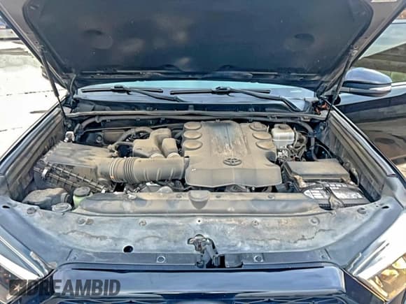 ✅ 2016 Toyota 4Runner Limited • VIN: JTEBU5JR8G5400338 • Lot: 96191595. Listed on Copart with 151,671 mi. Free auction sales archive from the USA and detailed vehicle history report at DreamBid. Image 7.