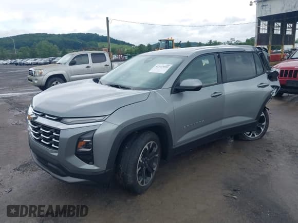 ✅ 2025 Chevrolet Equinox FWD LT • VIN: 3GNAXHEG2SL200735 • Lot: 42513000. Wystawiony na IAAI z przebiegiem 6 332 mil. Bezpłatny archiwum sprzedaży aukcyjnych z USA i szczegółowy raport historii pojazdu na DreamBid. Zdjęcie 18.