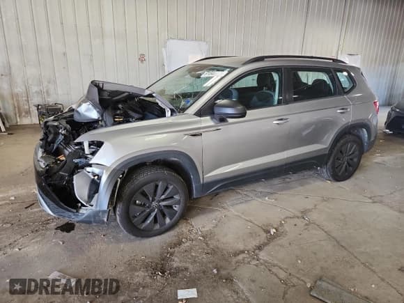 ✅ 2024 Volkswagen Taos S • VIN: 3VV5X7B21RM096841 • Лот: 91840775. Опубликован ранее на Copart с пробегом 19 237 миль. Бесплатный доступ к архиву аукционных продаж из США и подробный отчёт об истории автомобиля на DreamBid. Изображение 1.