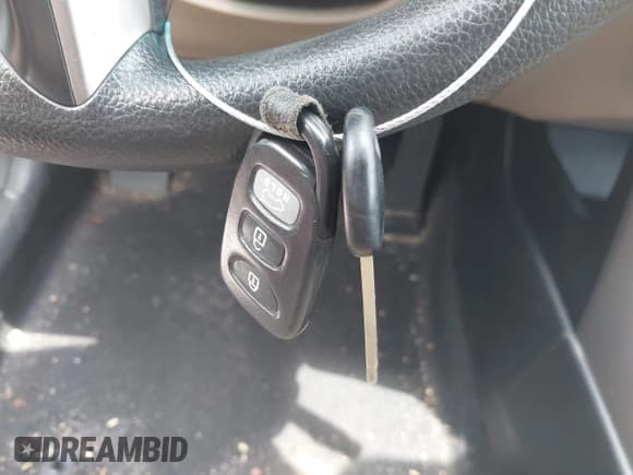 ✅ 2013 Hyundai Elantra • VIN: KMHD35LE2DU022637 • Lot: 42272686. Listed on IAAI with 110,408 mi. Free auction sales archive from the USA and detailed vehicle history report at DreamBid. Image 11.