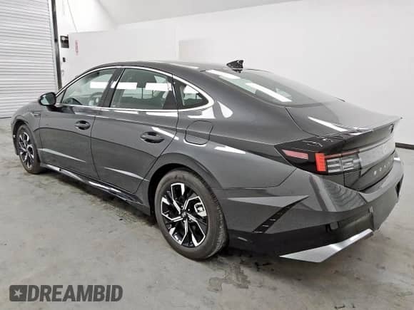 2025 Hyundai Sonata SEL z VIN KMHL64JA9SA479196, wystawiony jako Copart lot #84302555 z przebiegiem 8 251 mil mil oraz Szkoda całkowita • Salvage title. Historia ofert i sprzedaży dostępna na DreamBid. Obrazek 2.