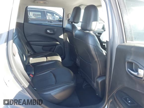 ✅ 2019 Jeep Compass Limited • VIN: 3C4NJDCB8KT709644 • Lot: 43608110. Wystawiony na IAAI z przebiegiem 161 562 mil. Bezpłatny archiwum sprzedaży aukcyjnych z USA i szczegółowy raport historii pojazdu na DreamBid. Zdjęcie 8.