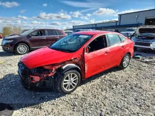 ✅ 2015 Ford Focus SE • VIN: 1FADP3F25FL351135 • Lot: 90465405. Wystawiony na Copart z przebiegiem 101 207 mil. Bezpłatny archiwum sprzedaży aukcyjnych z USA i szczegółowy raport historii pojazdu na DreamBid. Zdjęcie 1.