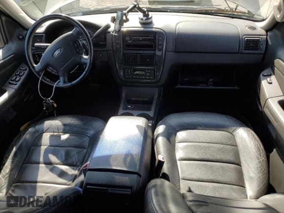 ✅ 2002 Ford Explorer Limited • VIN: 1FMDU75E42ZC50239 • Лот: 55288345. Опубликован ранее на Copart с пробегом 267 753 миль. Бесплатный доступ к архиву аукционных продаж из США и подробный отчёт об истории автомобиля на DreamBid. Изображение 8.