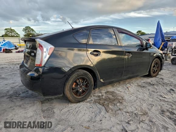 ✅ 2014 Toyota Prius Four • VIN: JTDKN3DU6E1744924 • Lot: 96581235. Wystawiony na Copart z przebiegiem 245 163 mil. Bezpłatny archiwum sprzedaży aukcyjnych z USA i szczegółowy raport historii pojazdu na DreamBid. Zdjęcie 3.