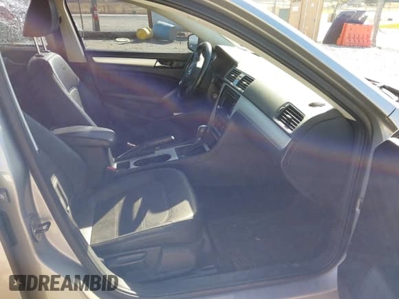 ✅ 2013 Volkswagen Passat SE • VIN: 1VWBN7A35DC044394 • Lot: 43689293. Listed on IAAI with 74,727 mi. Free auction sales archive from the USA and detailed vehicle history report at DreamBid. Image 5.