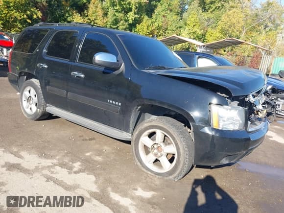 ✅ 2012 Chevrolet Tahoe LT • VIN: 1GNSCBE09CR136655 • Lot: 43491523. Wystawiony na IAAI z przebiegiem 212 813 mil. Bezpłatny archiwum sprzedaży aukcyjnych z USA i szczegółowy raport historii pojazdu na DreamBid. Zdjęcie 1.