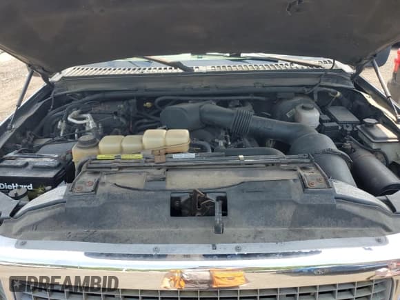 ✅ 2000 Ford Excursion XLT • VIN: 1FMNU41S3YEB85849 • Lot: 50221845. Wystawiony na Copart z przebiegiem 196 484 mil. Bezpłatny archiwum sprzedaży aukcyjnych z USA i szczegółowy raport historii pojazdu na DreamBid. Zdjęcie 12.